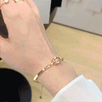 🎁 EARLY CHRISTMAS SALE – 90% OFF-Floating Diamond Geometric Bangle – Timeless Luxury &amp; Kinetic Brilliance